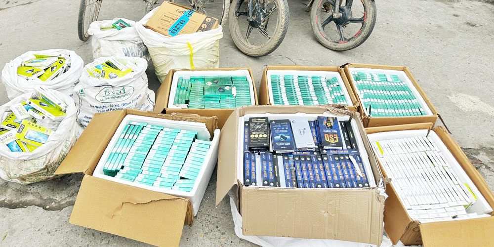 नेपालगन्जको वसन्त मल्ल चोकबाट दश लाख बढीको अवैध सामान बरामद Image