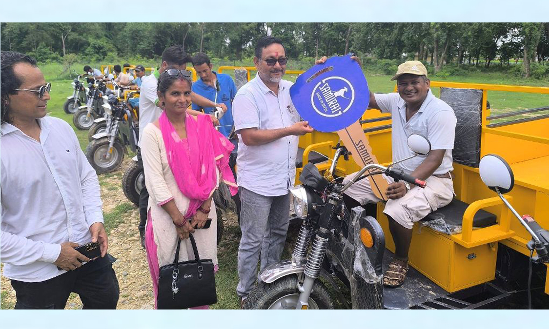 बैजनाथका ११ समुह तथा फर्मलाई अटोरिक्सा प्रदान Image