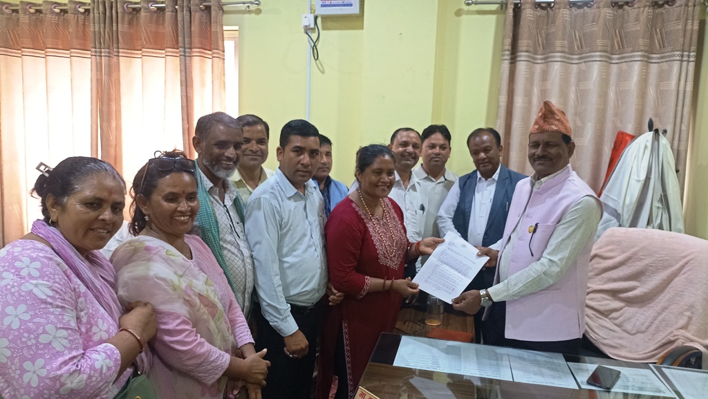 कुहिएर जाने काठ व्यवस्थापनमा सुधार हुनेछः वनमन्त्री कुर्मी Image