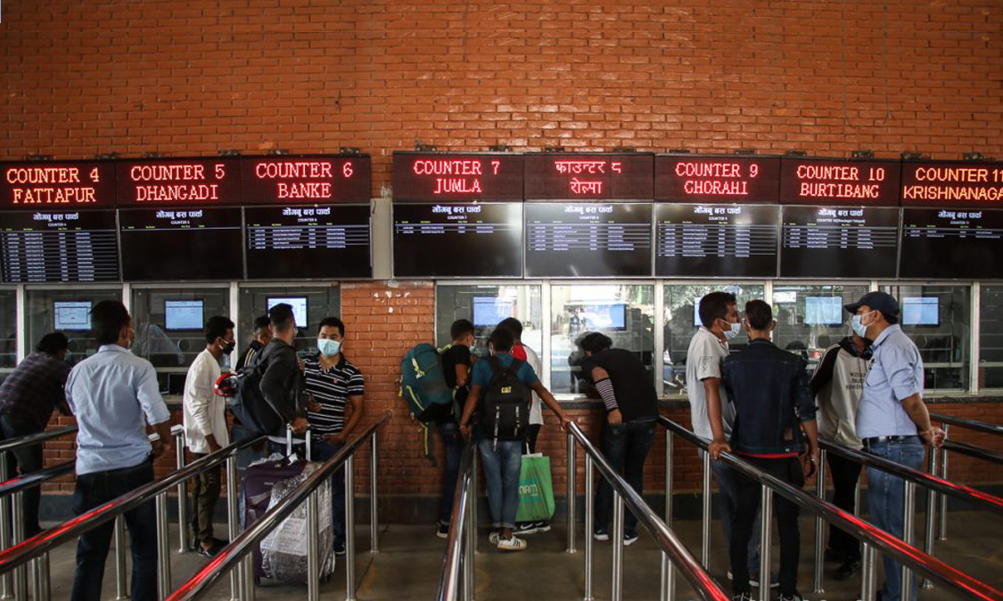 सडक सञ्जाल पूर्णरुपमा सञ्चालनमा नआएपछि बसको अग्रिम टिकट बुकिङ बन्द गर्ने तयारी Image