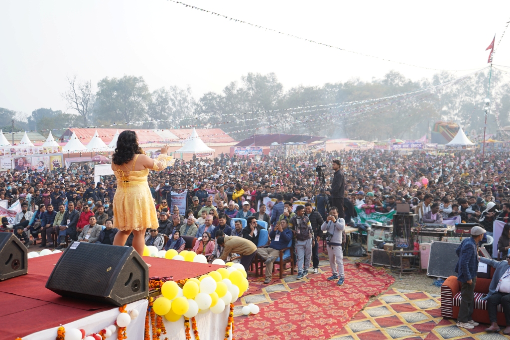 ‘स्टेज क्वीन’ज्योेतिले दर्शक तताइन् Image