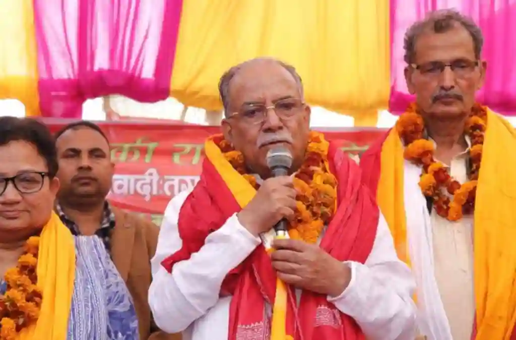 राजालाई प्रचण्डको चुनौतीः सत्तामा आउने इच्छा भए पार्टी खोलेर, चुनाव जितेर आउनू Image