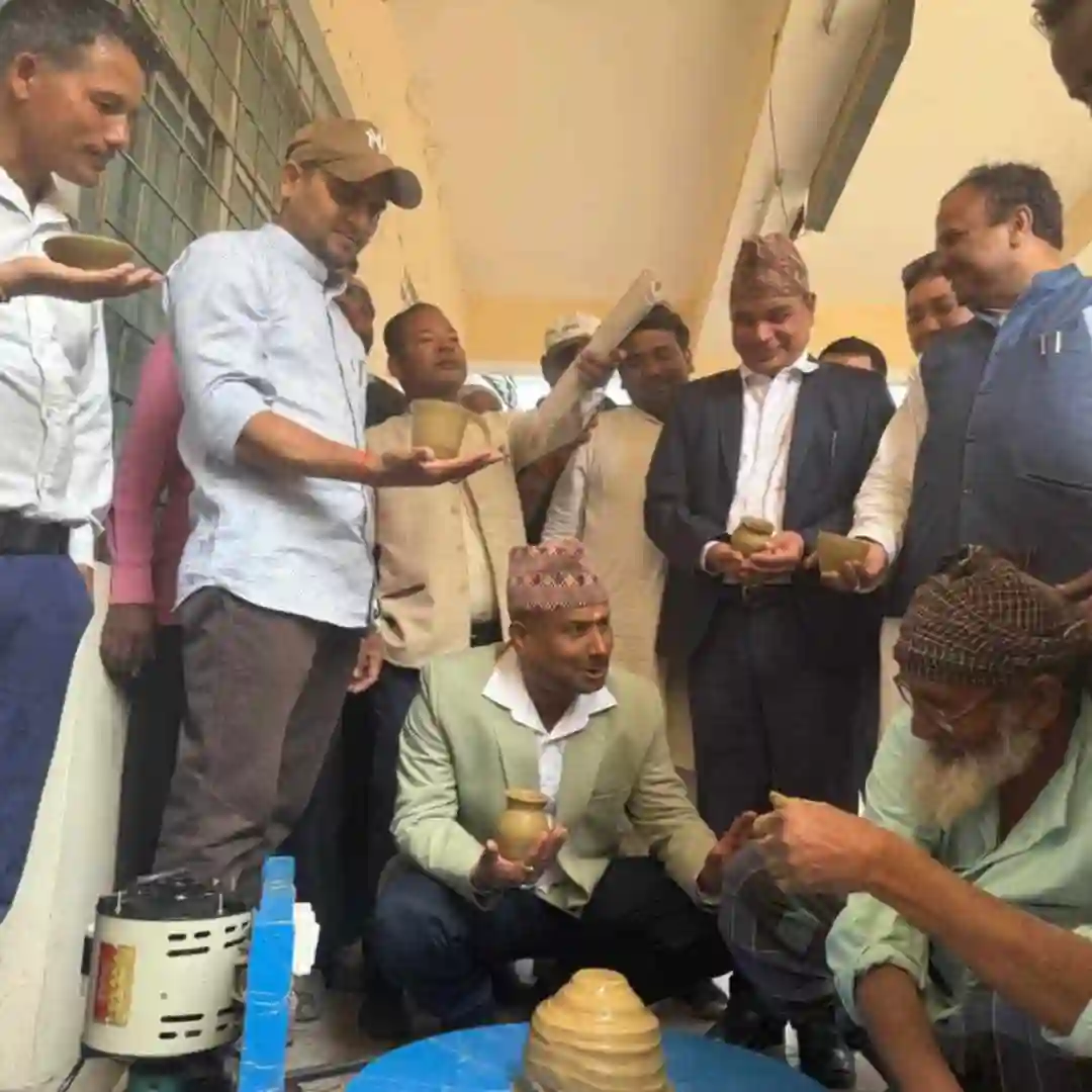 माटोको भाँडा बनाउने अत्याधुनिक मेसिन वितरण Image