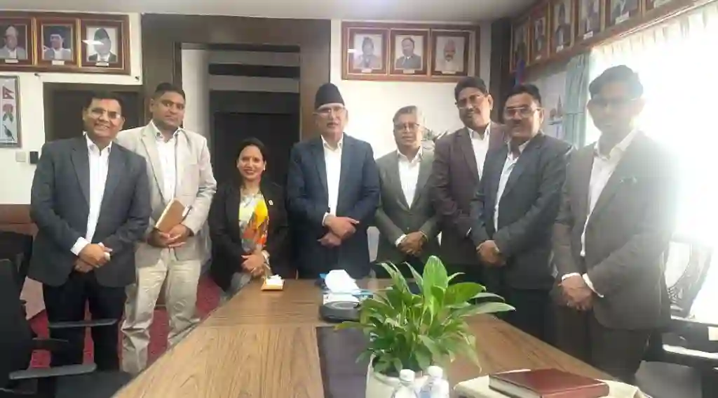 अर्थमन्त्रीलाई ज्ञापनपत्र: सुख्खा बन्दरगाहको माग Image