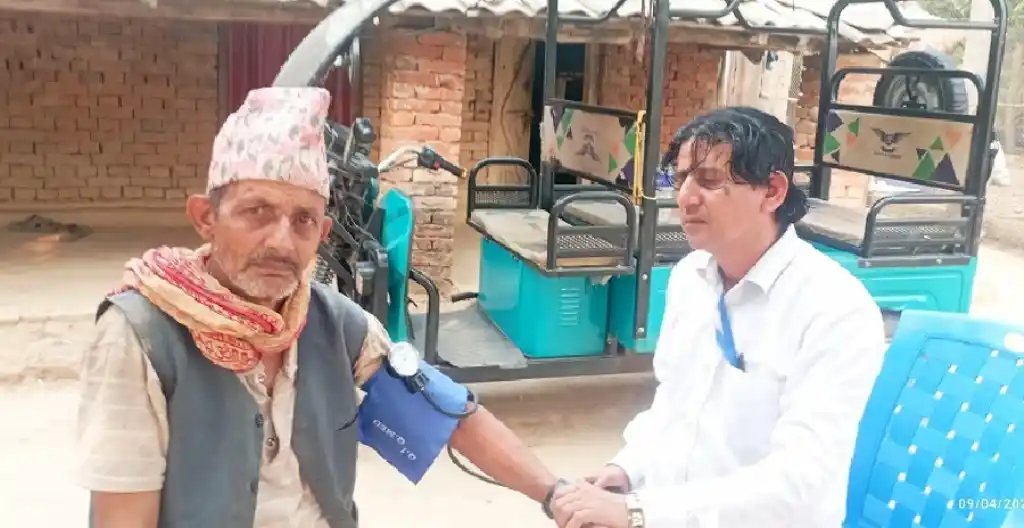 ज्येष्ठ नागरिकलाई घरमै पुगेर स्वास्थ्य सेवा Image
