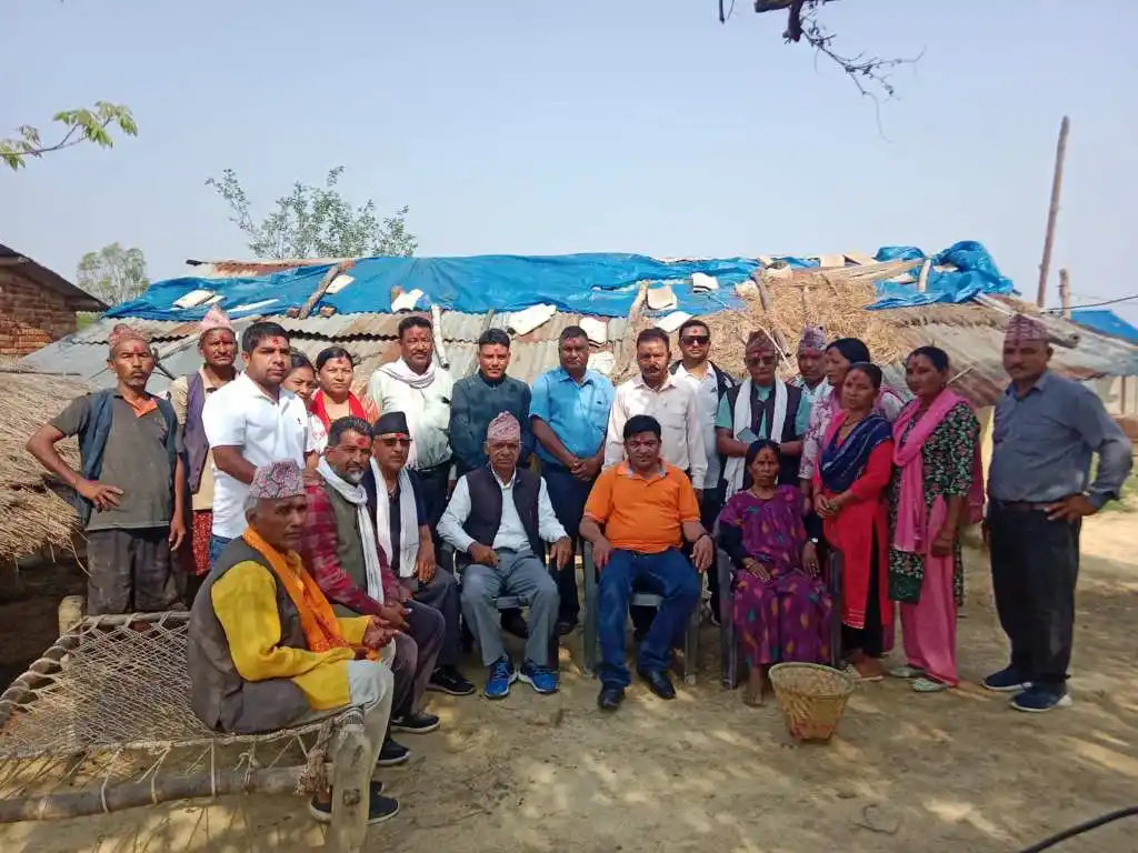 बुद्धपुरकी रुपीलाई नयाँ घर बनाईदिँदै Image
