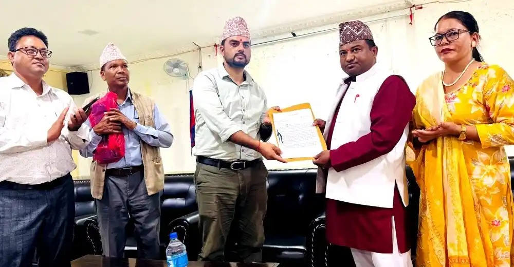 आमा सुरक्षा कार्यक्रम बन्द नगर्न बाँकेका आठ दलको माग Image