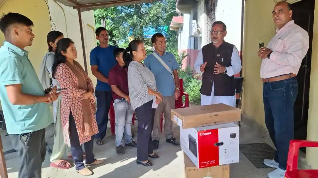 बैजनाथ गाउँपालिकाद्वारा क्षतिग्रस्त प्रशानलाई सहयोग Image