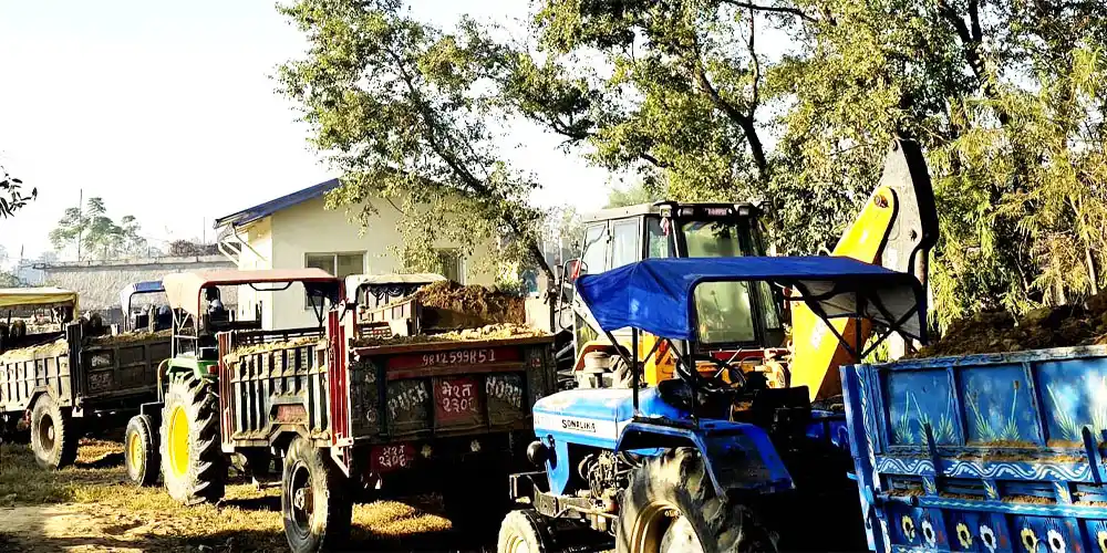 खजुरा क्षेत्रका सार्वजनिक ऐलानी जग्गामा जेसीबी लगाएर अवैध उत्खनन् Image