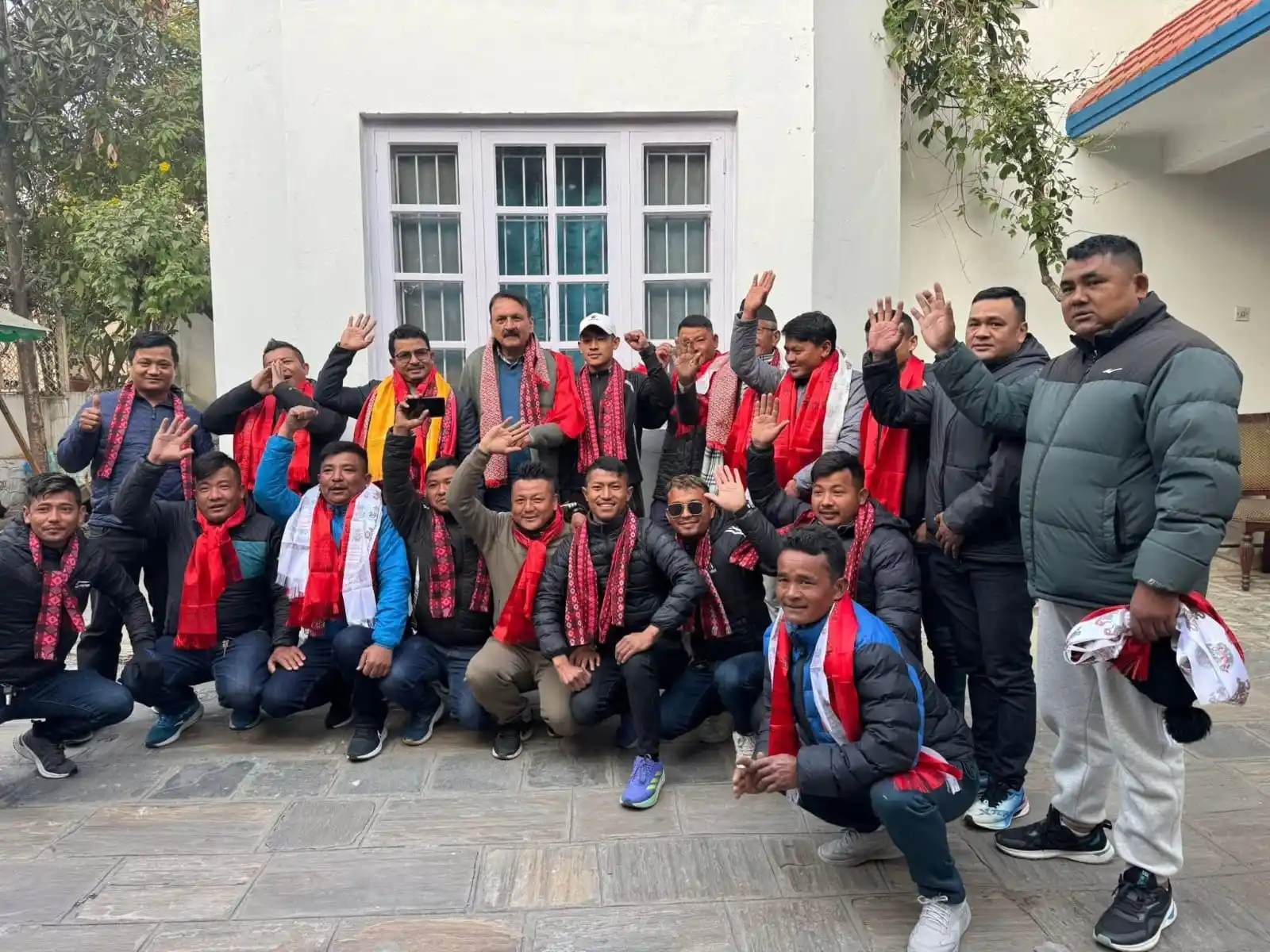 नुवाकोट–१ मा डा. महतको पक्षमा युवाहरूको लहर, नेकपाका दर्जनौं कार्यकर्ता काँग्रेसमा प्रवेश Image