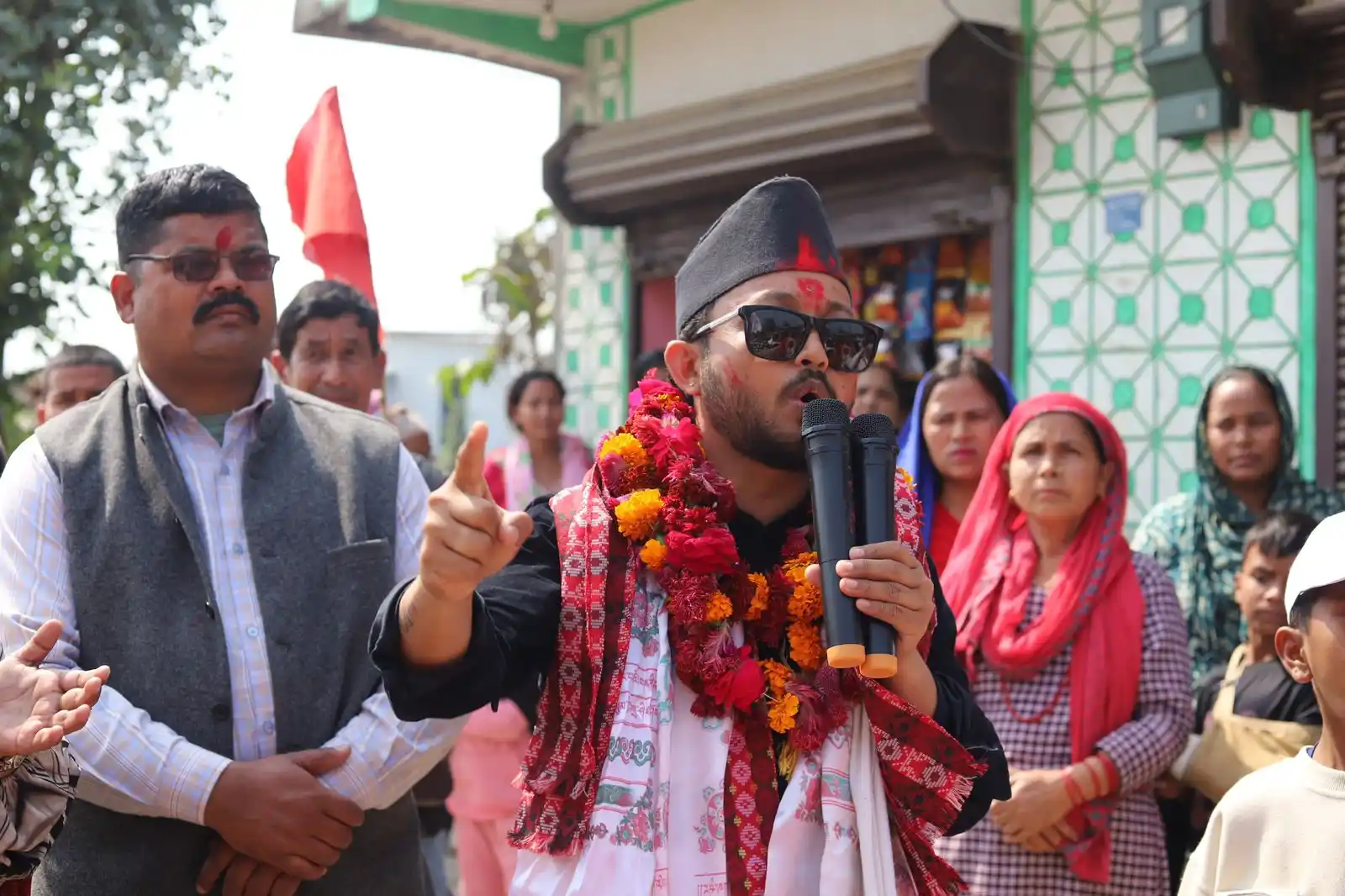 खडैचामा उम्मेदवार बिष्टसको घरदैलो, स्थानीय उत्साहित