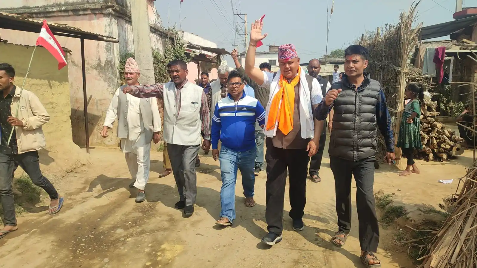 उम्मेदवार शुधान्सुका लागि मतदाताले नै मत माग्दै