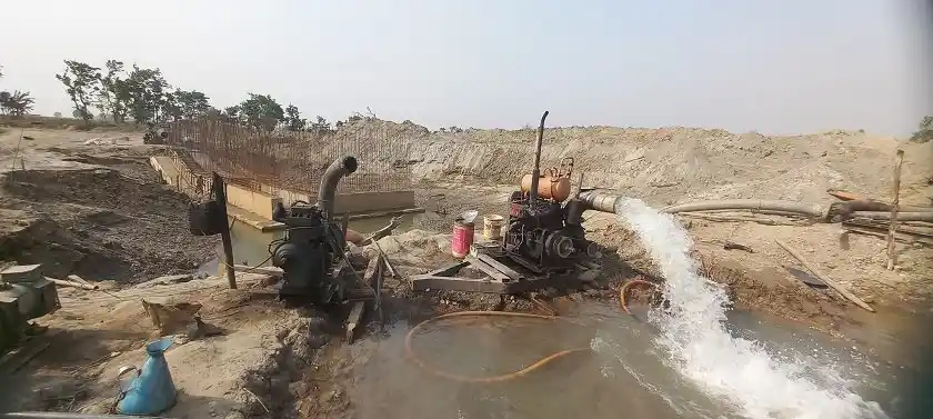 गाउँमा आएन डिपबोरिङमा पानी Image