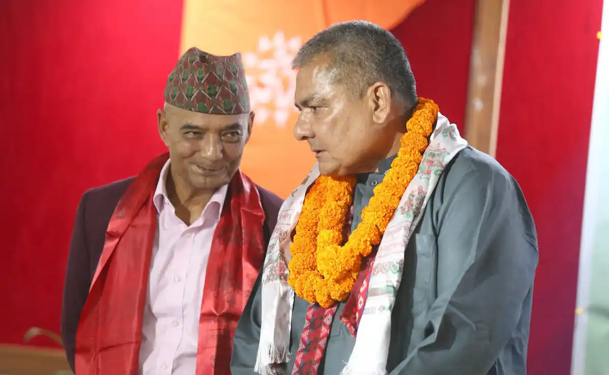 नयाँ पार्टी निर्माण गर्न धवलशमशेर–दुर्गा प्रसाईंबीच जिम्मेवारी बाँडफाँट Image