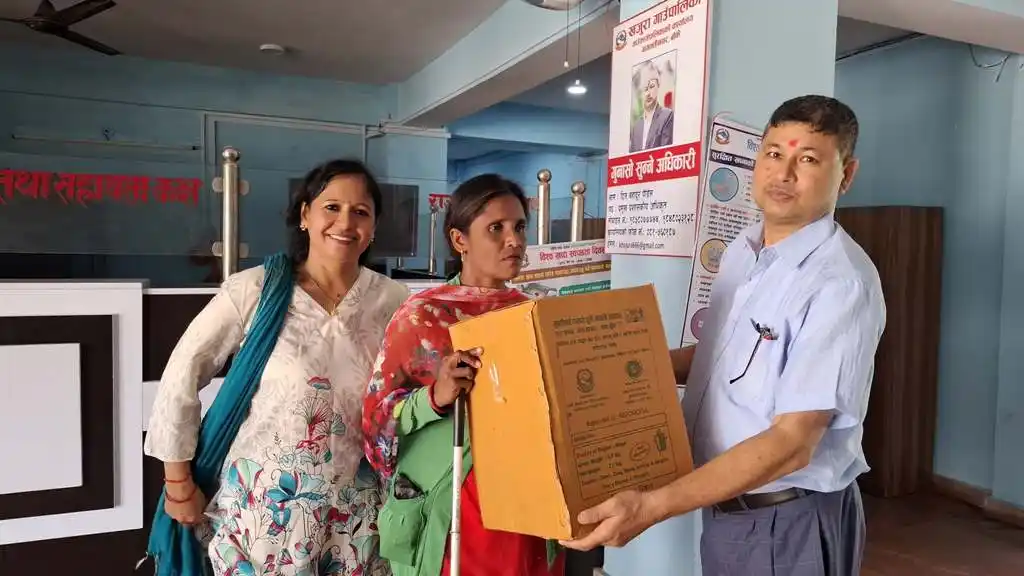 खजुराका तीन सयजनालाई सुधारिएको चुलो वितरण Image